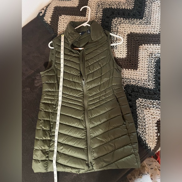 Land’s End Ultralight Packable Down Vest - Picture 5 of 6